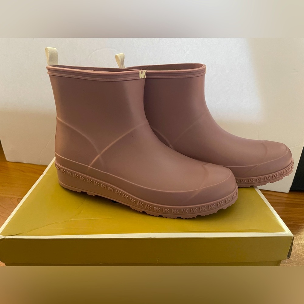 MICHAEL Michael Kors Rainbootie
